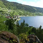 Birkelund * ヤイロ